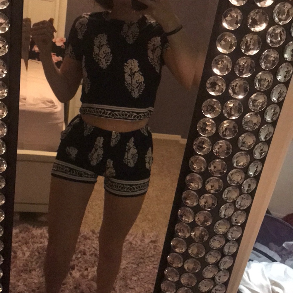 Matching set - Picture 4 of 4